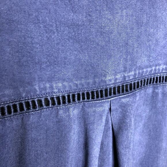 Anthropologie Cloth & Stone dark blue eyelet trim button down top size Medium - Picture 14 of 15